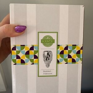 Scentsy Iridescent Bubbled Plug-In Warmer - White